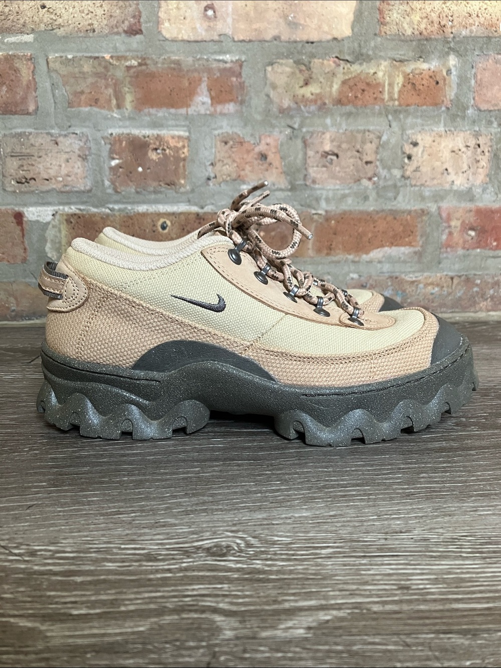 Nike Lahar Low Canvas “Grain”